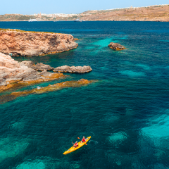 A colpi di pagaia: Malta vista dal kayak
