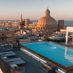 Tra rooftop e piscine: l’altro lato dell’estate a Malta