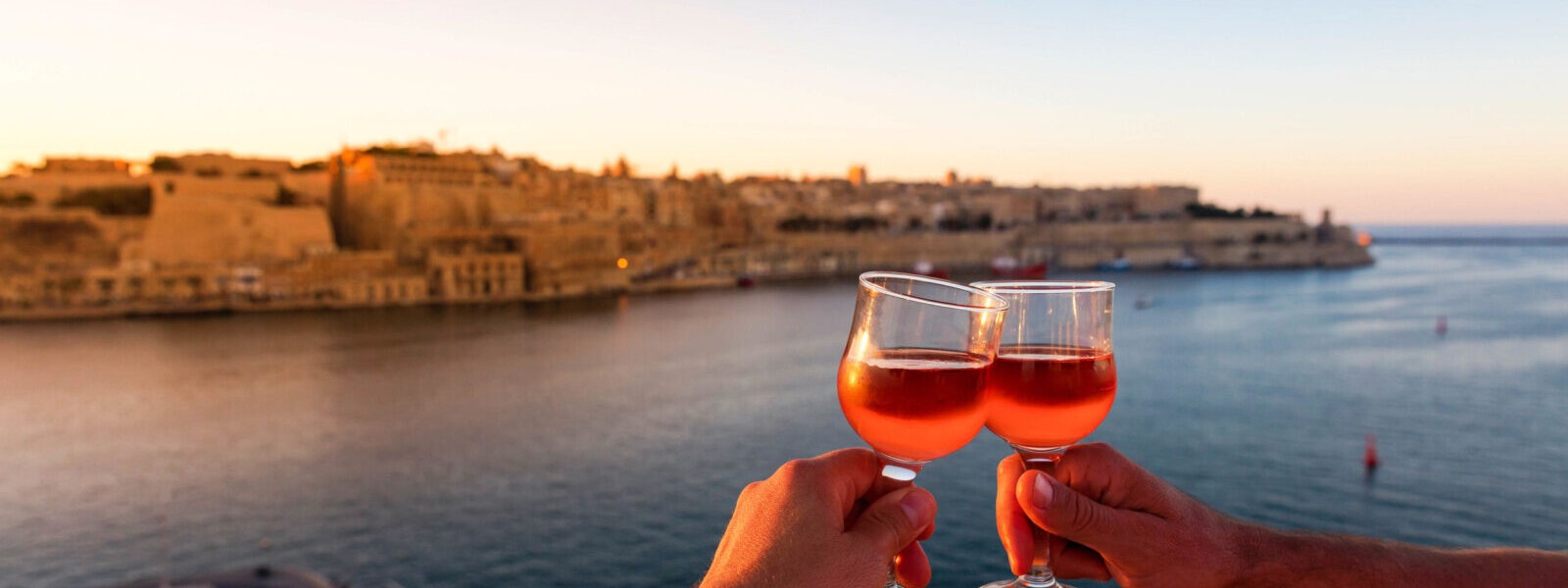 Aperitivo al tramonto a Malta e Gozo: scegli l’atmosfera che fa per te