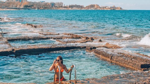 Alla scoperta delle piscine scavate nella roccia di Malta