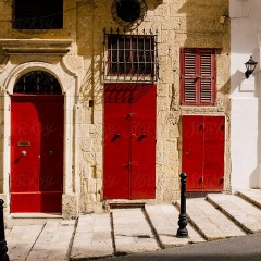 Alla scoperta delle colorate porte di Malta