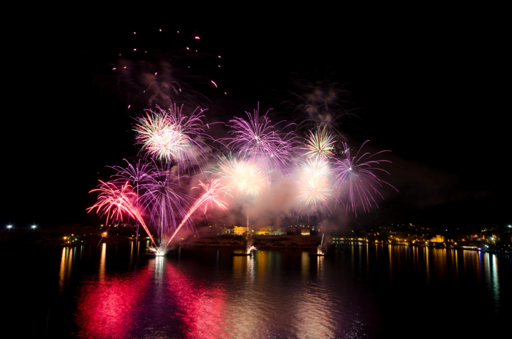 Fuochi d’artificio con il Malta International Fireworks Festival