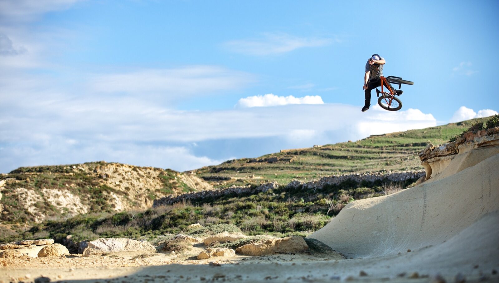BMX Freestyle: adrenalina e spettacolo al Pembroke Indoor Skatepark